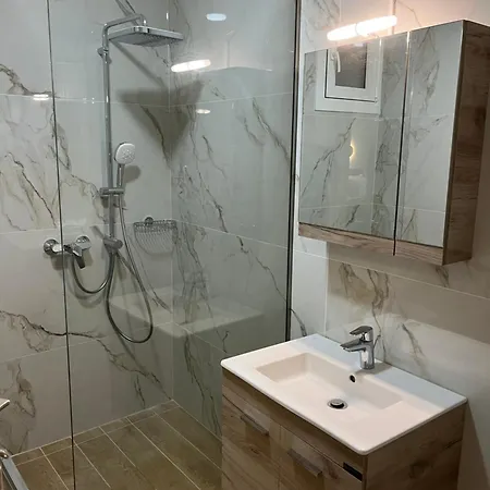 Victoria's & Anna's Apartament *